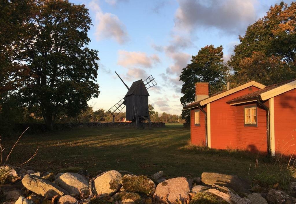 Rosenborgs Friluftspensionat Färjestaden エクステリア 写真