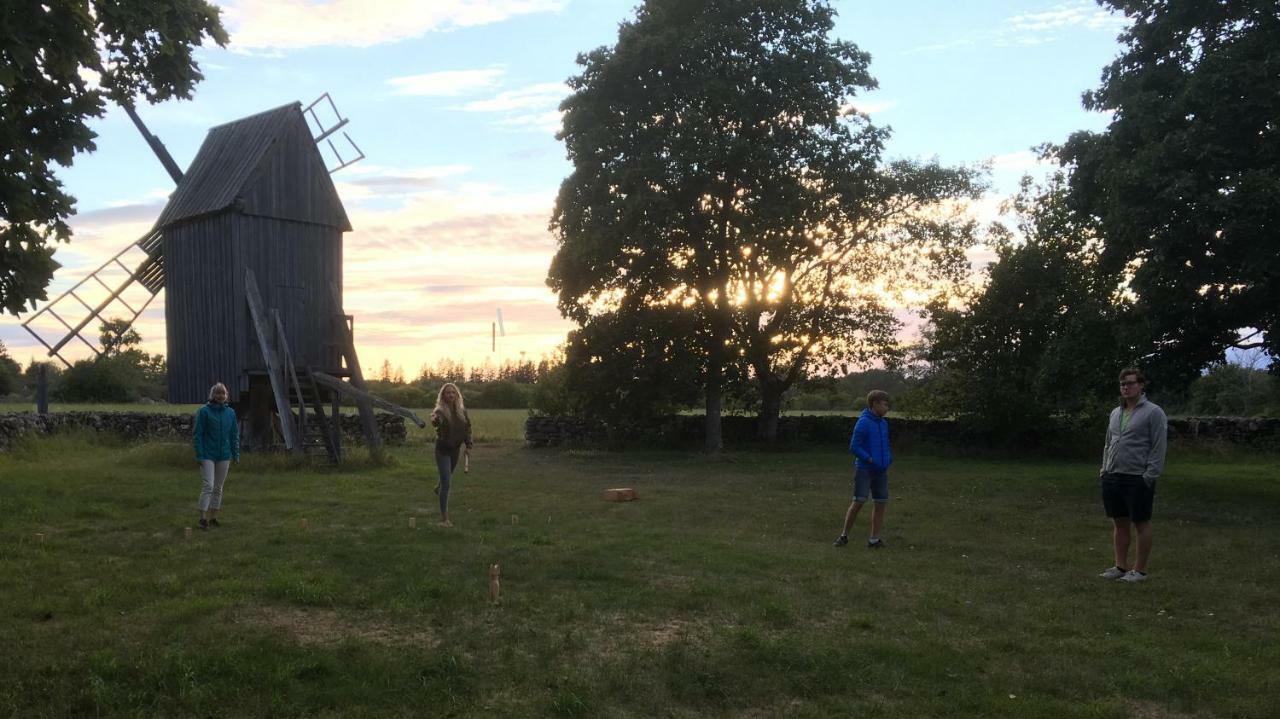 Rosenborgs Friluftspensionat Färjestaden エクステリア 写真